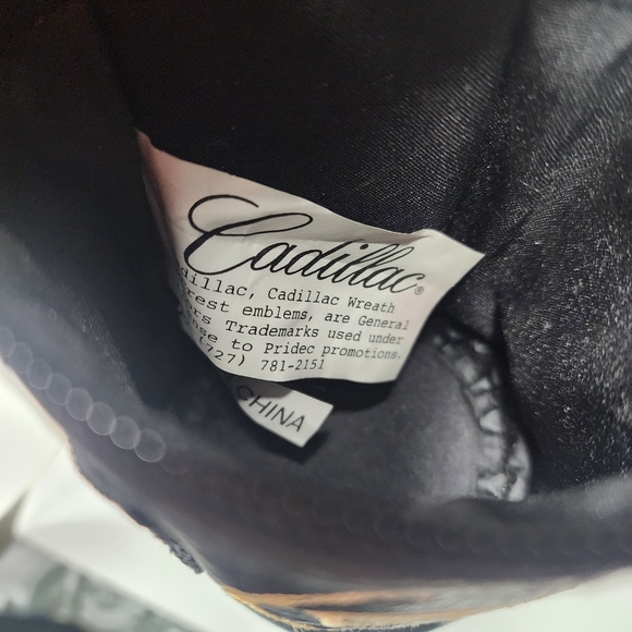 Cadillac Promotional Collectors Miniature Golf Ball & Tee Holder Bag with Clip - Picture 5 of 5